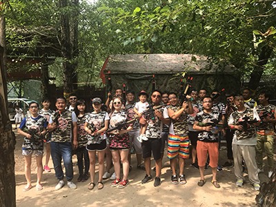 草莓影院在线观看员工合影